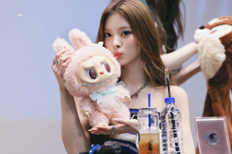 어제자 데뷔 후 처음 팬싸 했다는 미야오 멤버들 | 인스티즈