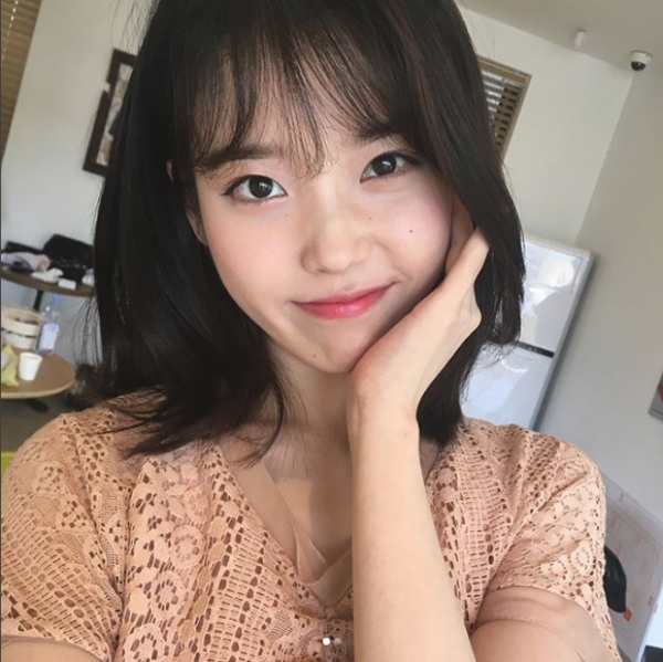 [잡담] 사람들 앞머리 갈라지는거 진짜 머리숱(모공)이 없어서그런거야?? | 인스티즈