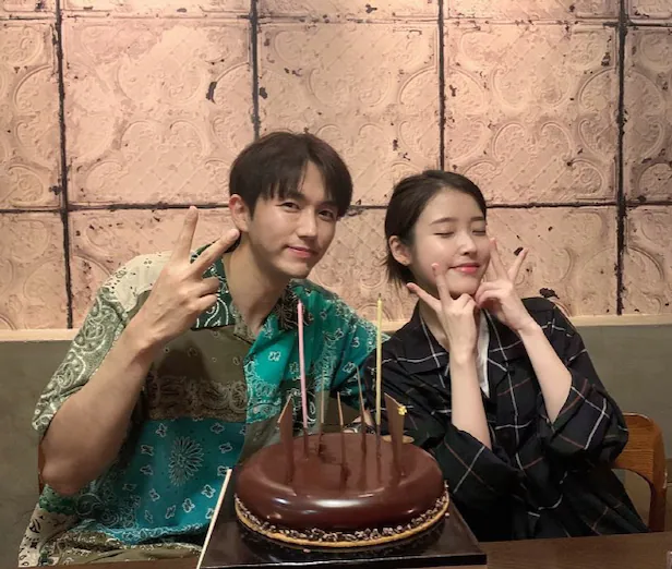 [마플] 뷔 아이유 임슬옹 생일 기념해서 만난 거 같은데 | 인스티즈