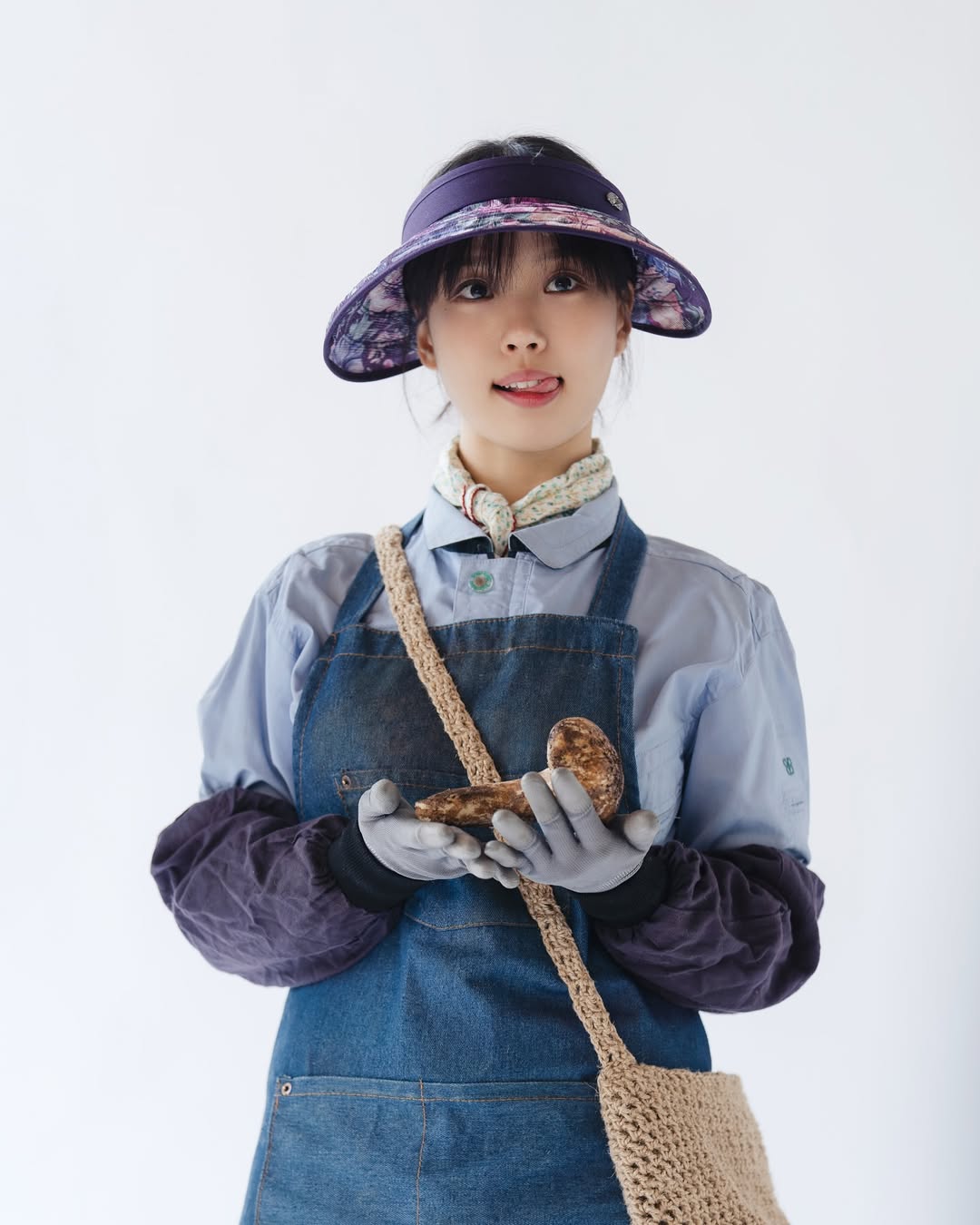  짱귀짱예인 고민시 &lt;당신의 맛&gt; 포스터 촬영 비하인드 컷1