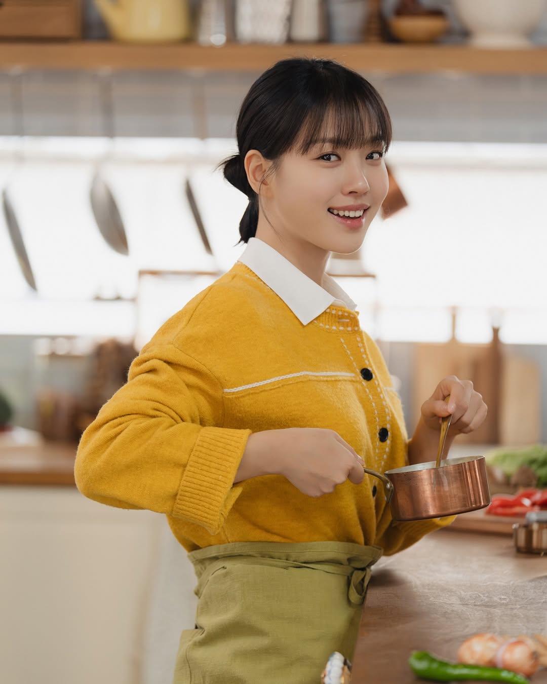 짱귀짱예인 고민시 &lt;당신의 맛&gt; 포스터 촬영 비하인드 컷 | 인스티즈