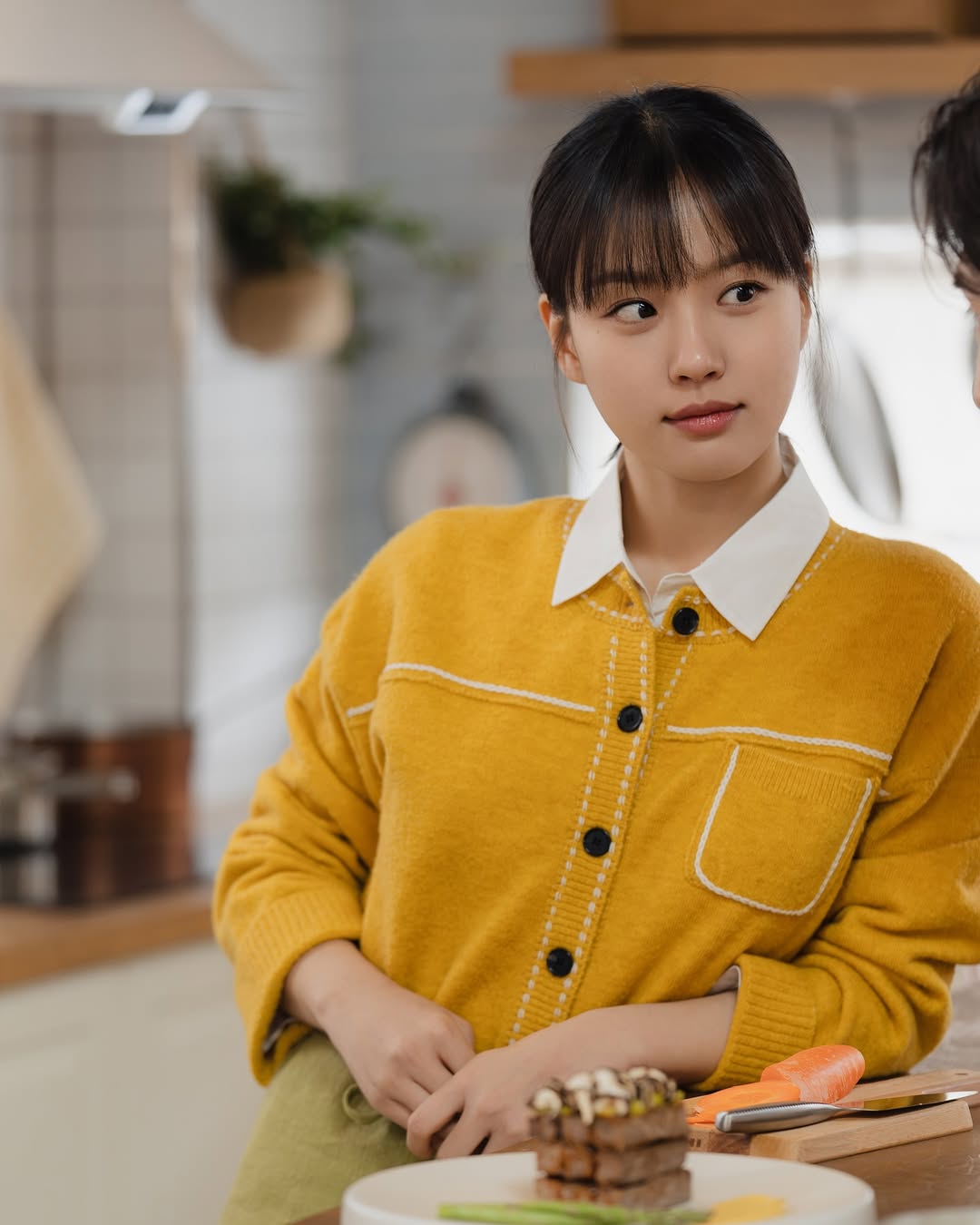짱귀짱예인 고민시 &lt;당신의 맛&gt; 포스터 촬영 비하인드 컷 | 인스티즈