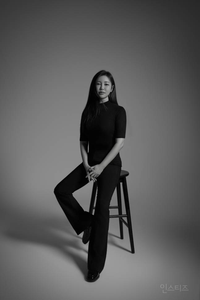  송가인, 관객과 약속 지켰다…&apos;우천 취소&apos; 서울장미축제에 &apos;깜짝 등장&apos; [SW이슈]..