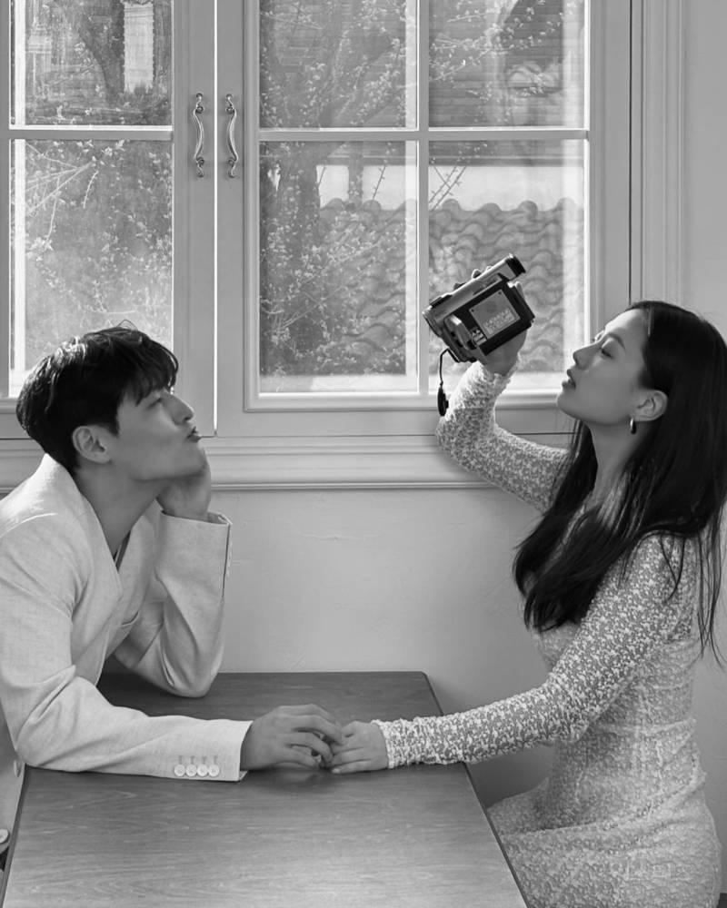  고민시 인스타 강하늘과 화보 비하인드