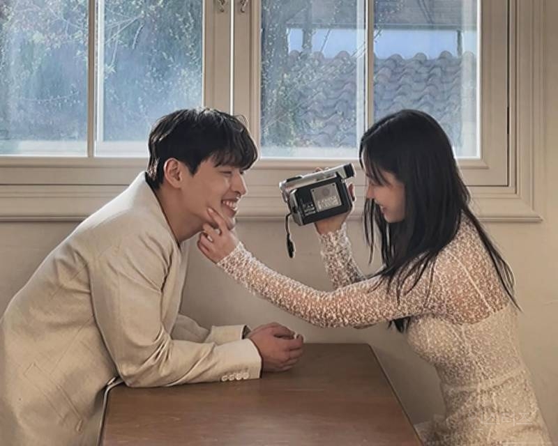고민시 인스타 강하늘과 화보 비하인드 | 인스티즈