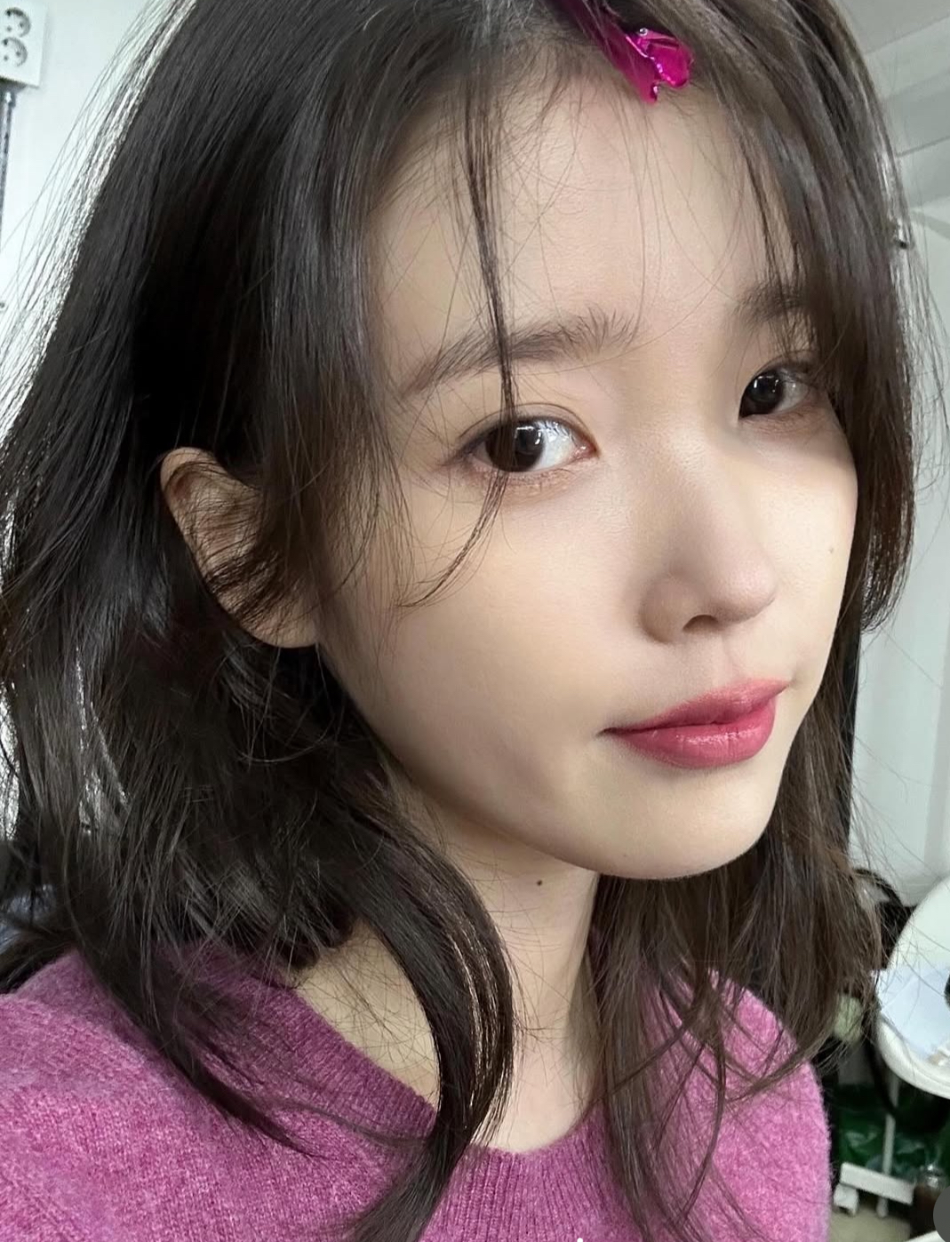 [잡담] 헐 아이유 생일 인스타 올려줬는데 개이뻐… | 인스티즈