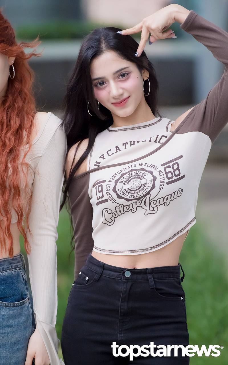 엑신(X:IN) 한나, 이샤, 아리아 웬디의 영스트리트 출근길 포토.jpg | 인스티즈