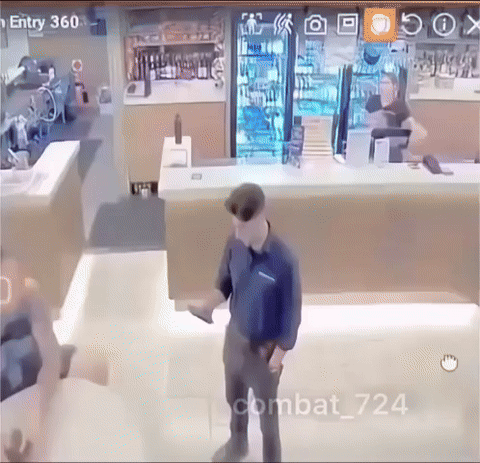  사람 잘못 건드린 진상.gif
