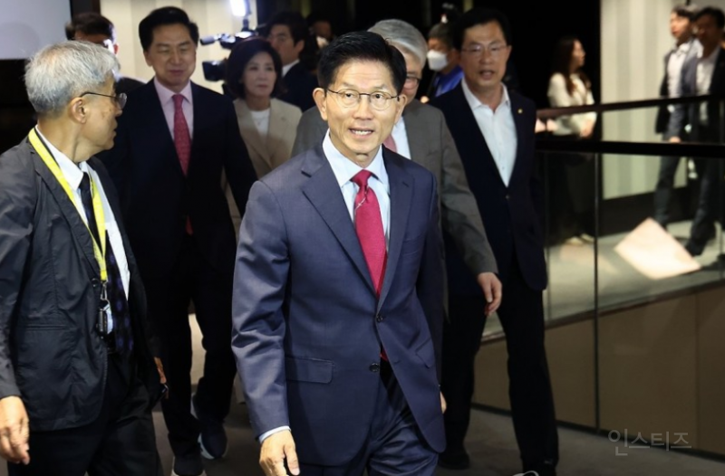  이재명 까던 징징당당한 사람이 쓴 돈 수준.jpg