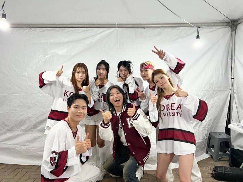 반응 𝕁𝕆ℕℕ𝔸터진 고대 축제 엔딩 가수 정체 | 인스티즈