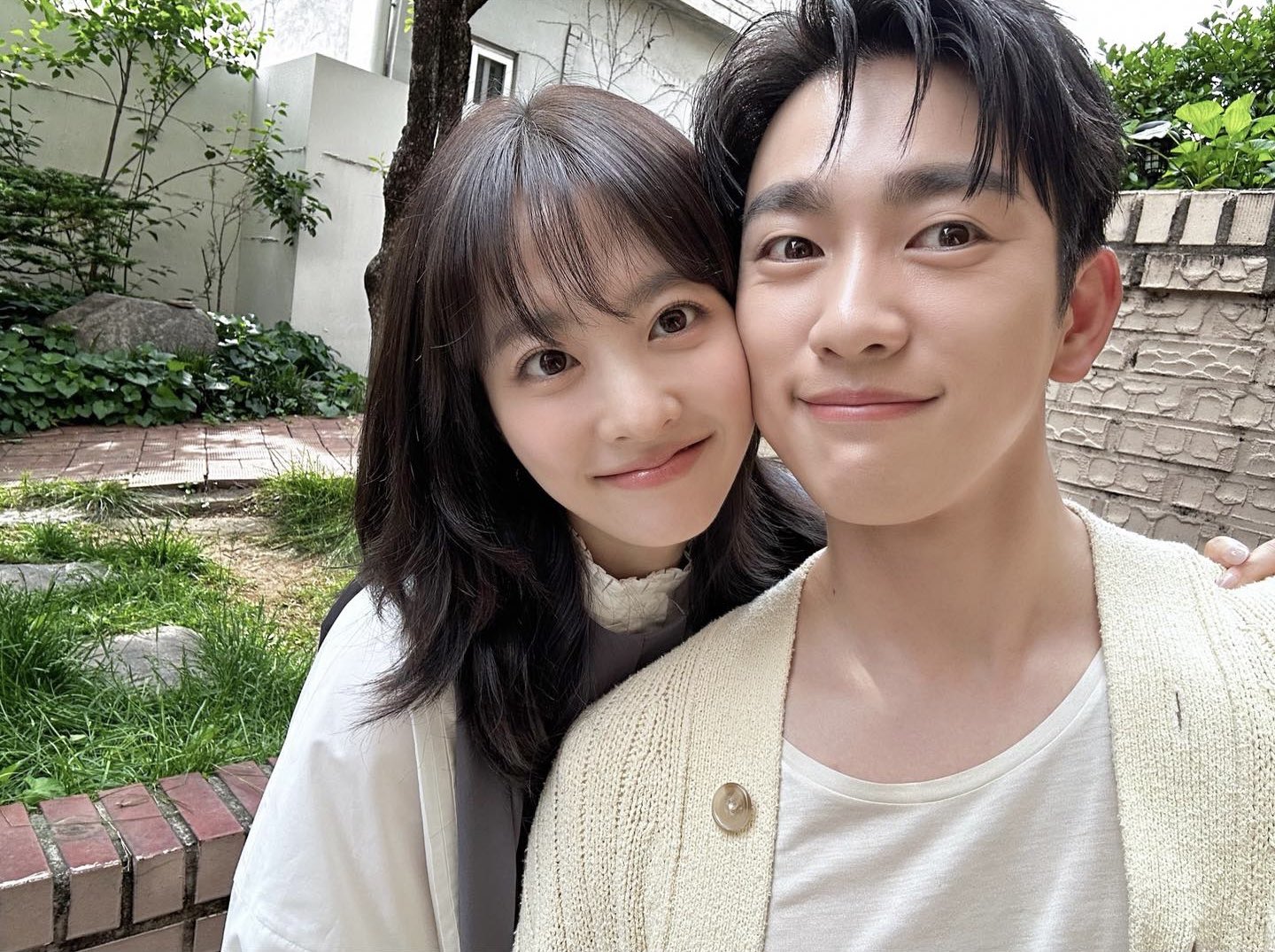 남주 배우가 여주 배우보다 4살 연하인 오늘 첫방하는 로맨틱 성장 드라마 | 인스티즈