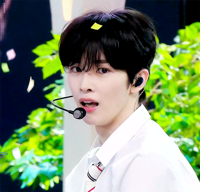 [잡담] 예쁜남돌 얼굴 너무 내취향이다.. | 인스티즈