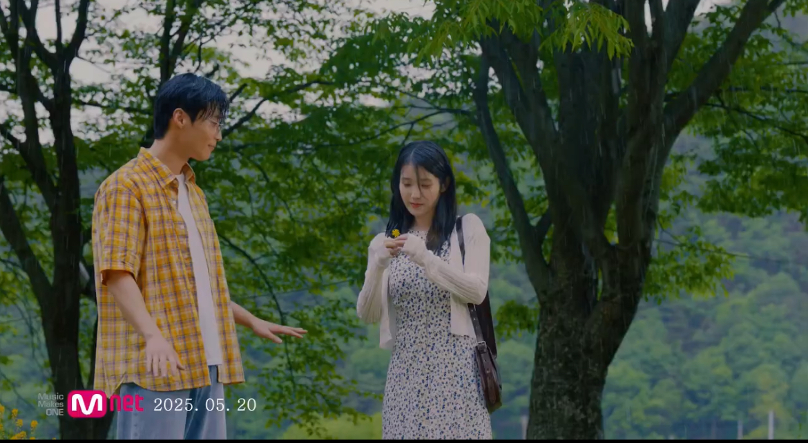  드디어 공개된 아이유 &lt;Never ending story&gt; 뮤직비디오 남..3