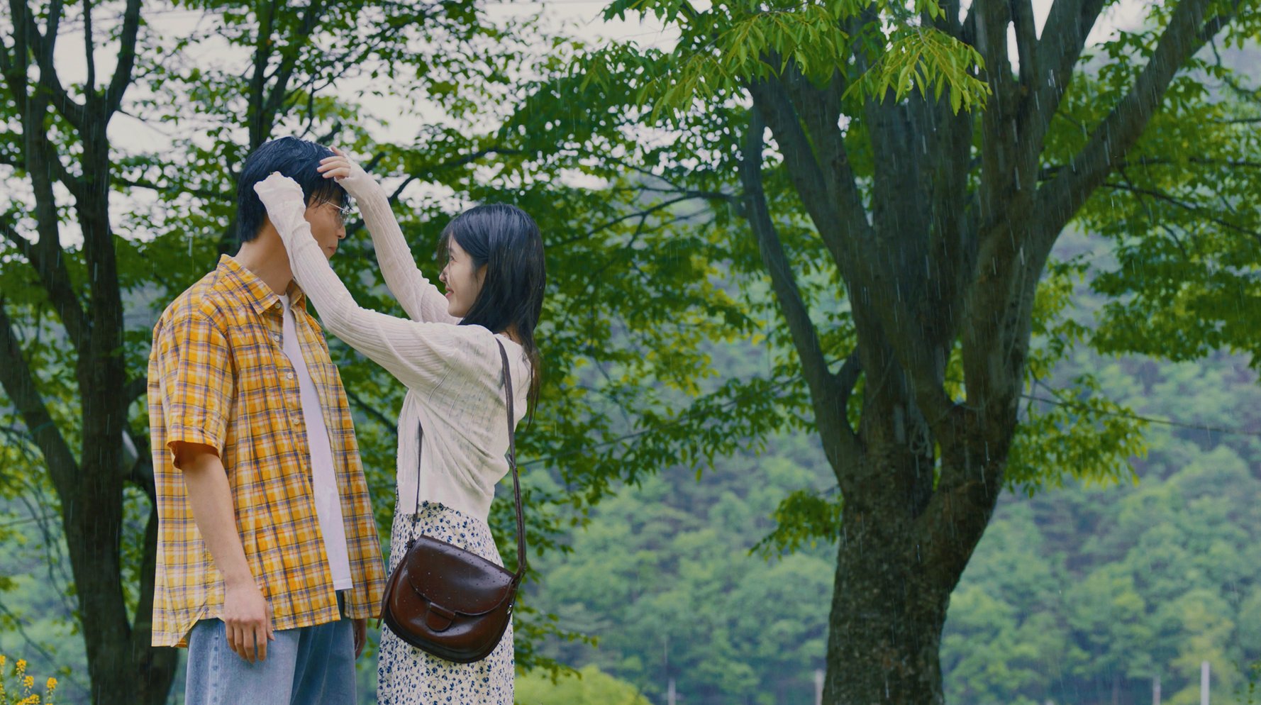 드디어 공개된 아이유 &lt;Never ending story&gt; 뮤직비디오 남자주인공….jpg | 인스티즈