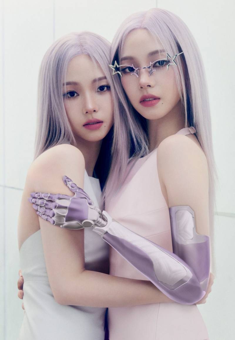  현재 카리나 데리고 또 한건했다는 젠틀몬스터.JPG4