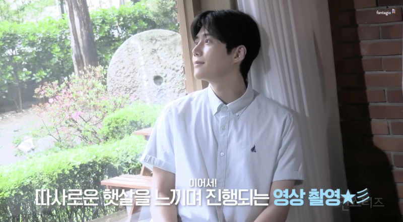  아리아나 그란데가 샤라웃 한 국내배우 .jpgif2