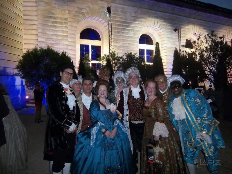 매년 베르사유궁전에서 열리는 코스프레 무도회 | 인스티즈