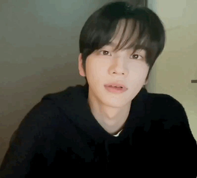  어제자 나락 갈 뻔한 투어스 신유.JPG3