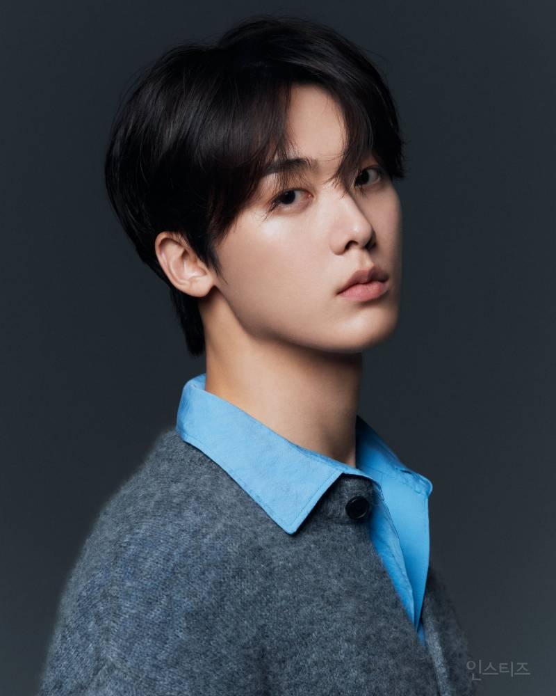  아스트로 윤산하 새 프로필 뜸.jpg