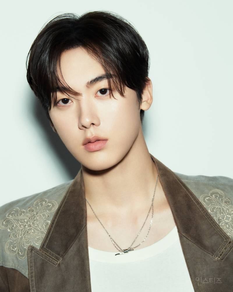 아스트로 윤산하 새 프로필 뜸.jpg | 인스티즈