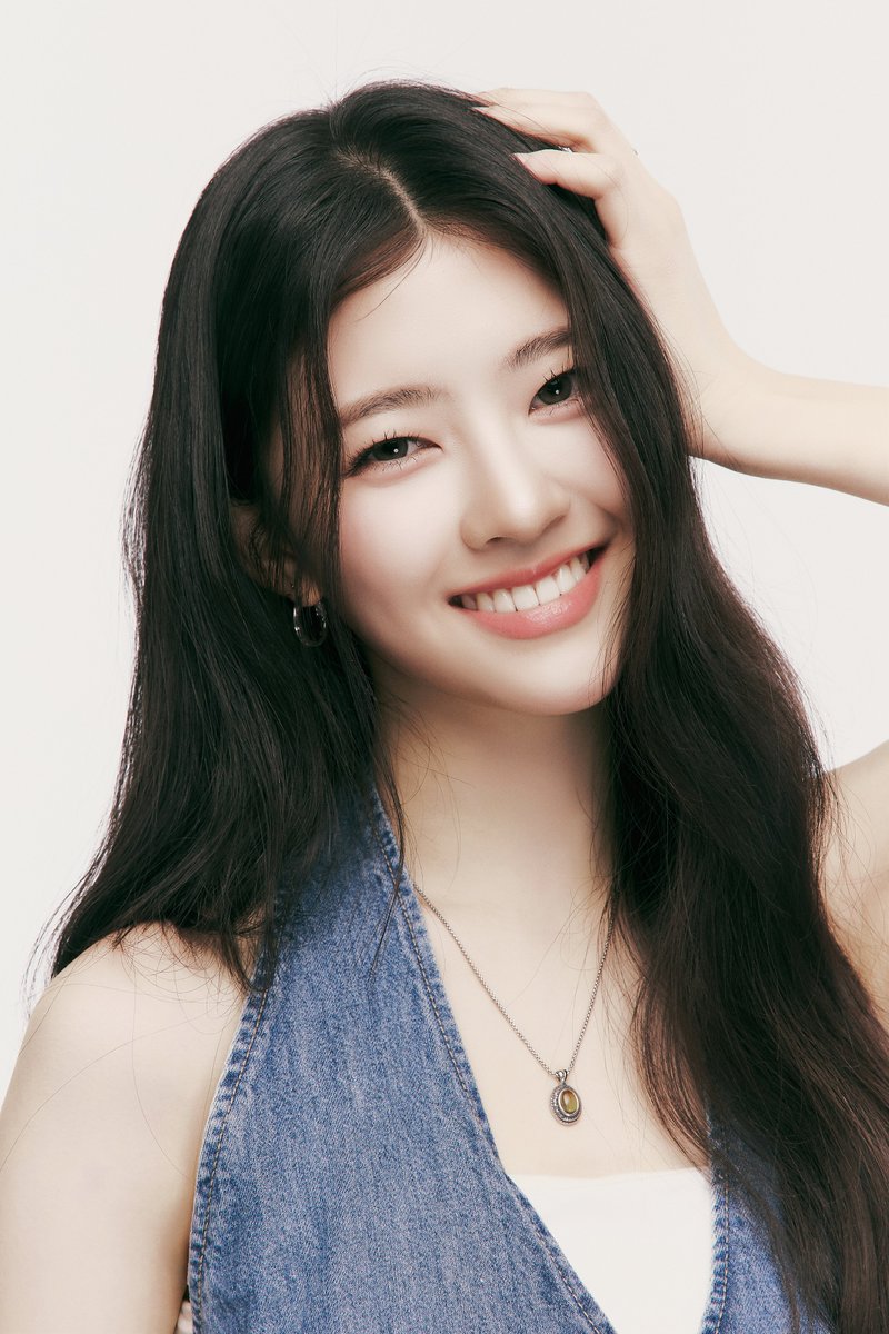 비주얼로 손꼽을 수 있을 것 같은 어제자 데뷔한 5세대 신인 여돌 | 인스티즈