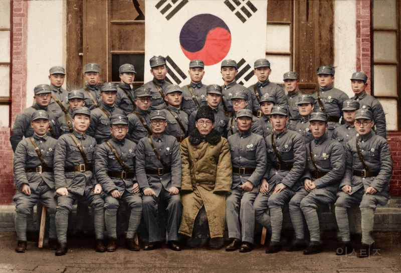  창작)컬러로 보는 한국광복군 기록사진1