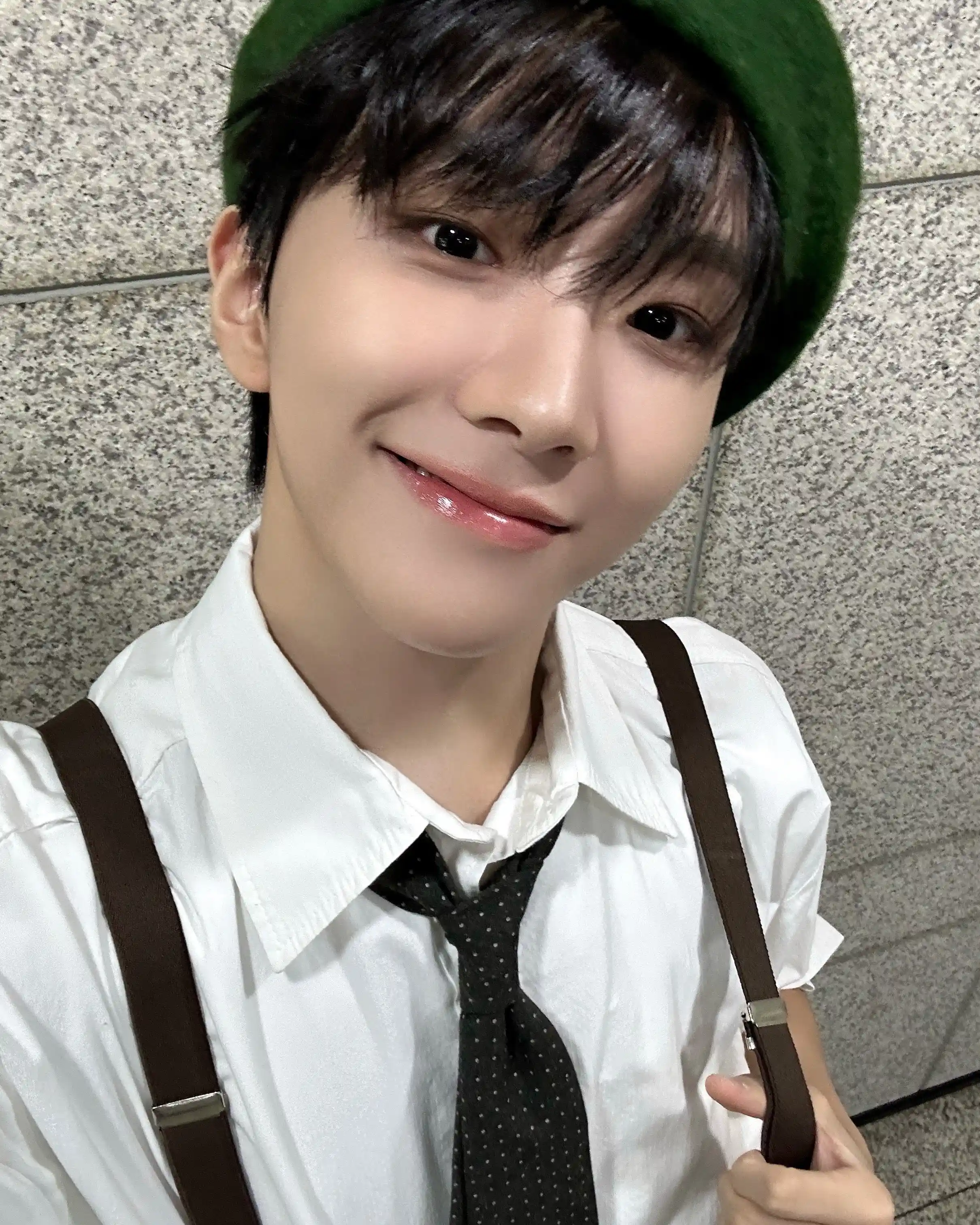 김운학 운왼 운른 남찍사 셀카 (9) webp 공유 요즘 운학이가 깔이 좋네요 스무살이라 그런가 봅니다 | 인스티즈