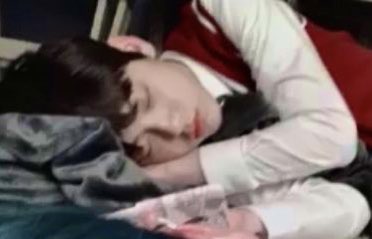 [잡담] 툽 수빈 요런 얼굴이나 모먼트 좋아하는 사람 있음? | 인스티즈