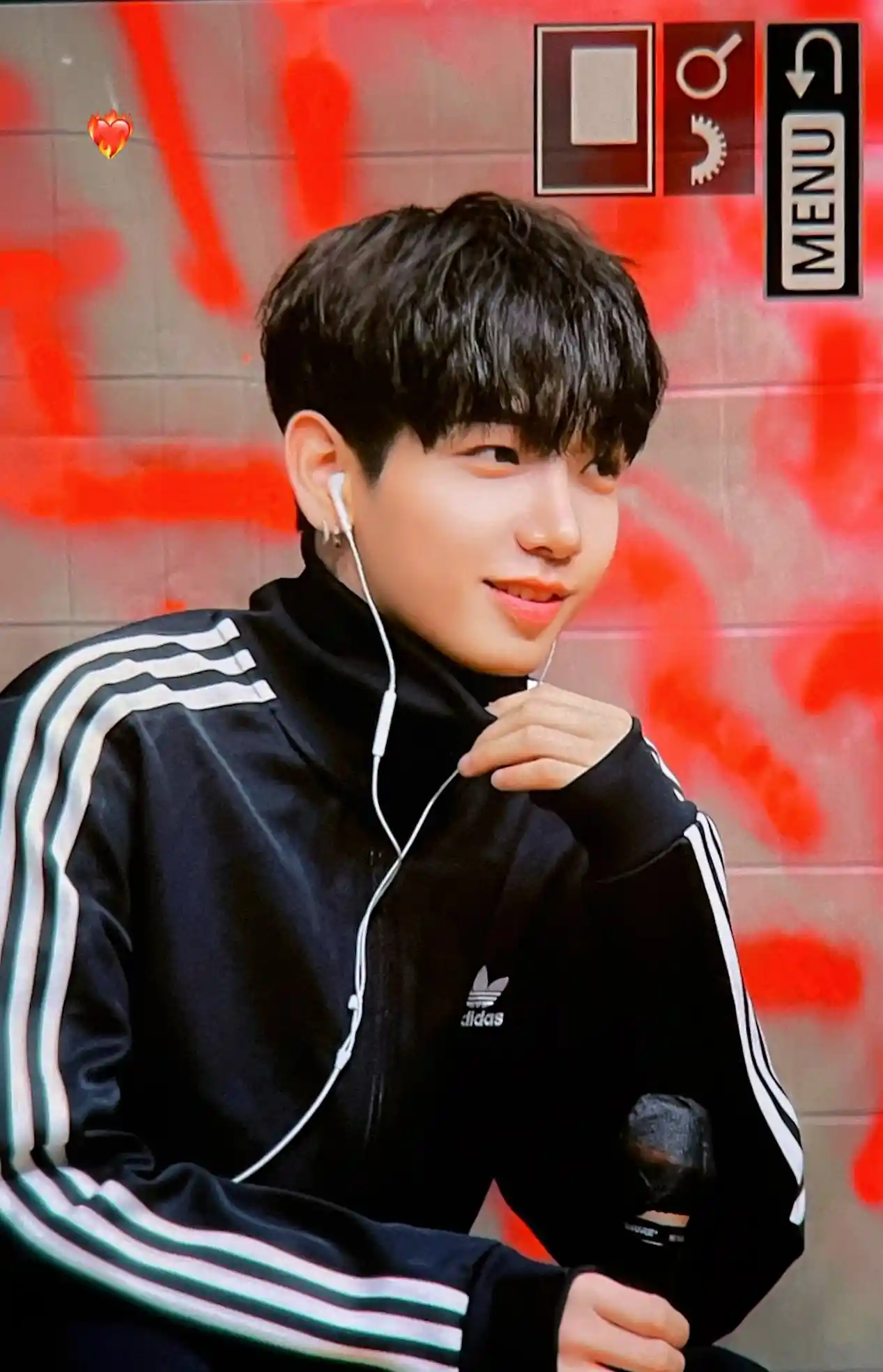 명재현 호 아디다스로 붙여줘라 아디다스 명재현 폼 미쳤으니까 명재현 명왼 명른 프리뷰 고화질 명운명 소량 (30) webp 공유 | 인스티즈