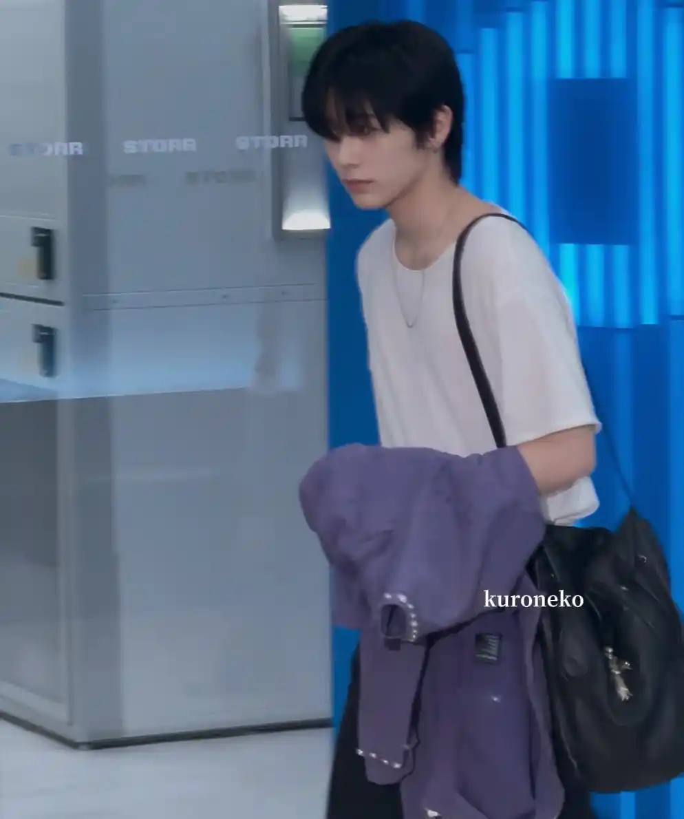 한태산 흑발 뉴 짤이당!!!!!!! 넘 신난당!!!!!! 한태산 한동민 탯왼 탯른 뉴 남찍사 프리뷰 (6) webp 공유 | 인스티즈