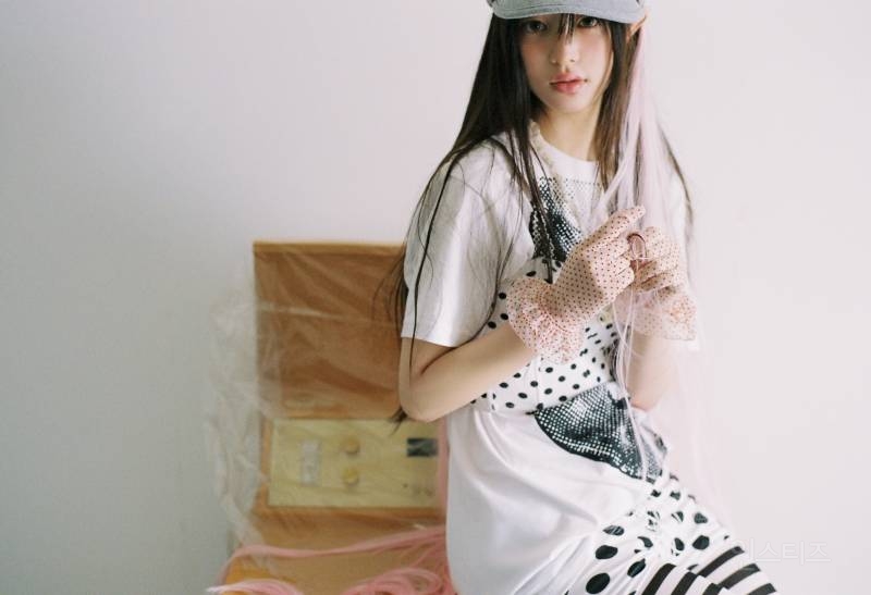 ILLIT(아일릿) 'bomb' Concept Photo (PINK BOMB Ver.) | 인스티즈