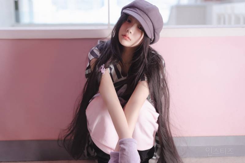 ILLIT(아일릿) 'bomb' Concept Photo (PINK BOMB Ver.) | 인스티즈