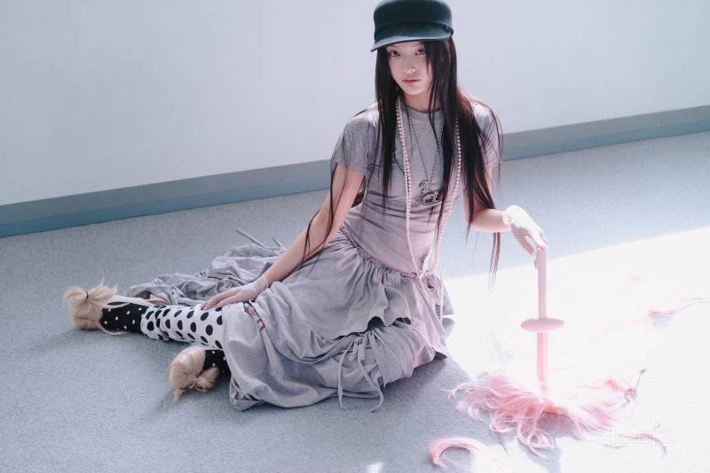 ILLIT(아일릿) 'bomb' Concept Photo (PINK BOMB Ver.) | 인스티즈