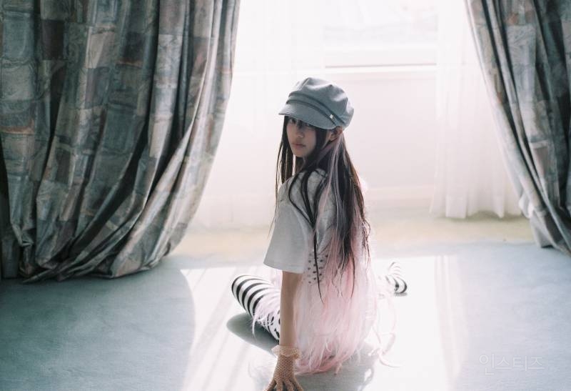 ILLIT(아일릿) 'bomb' Concept Photo (PINK BOMB Ver.) | 인스티즈