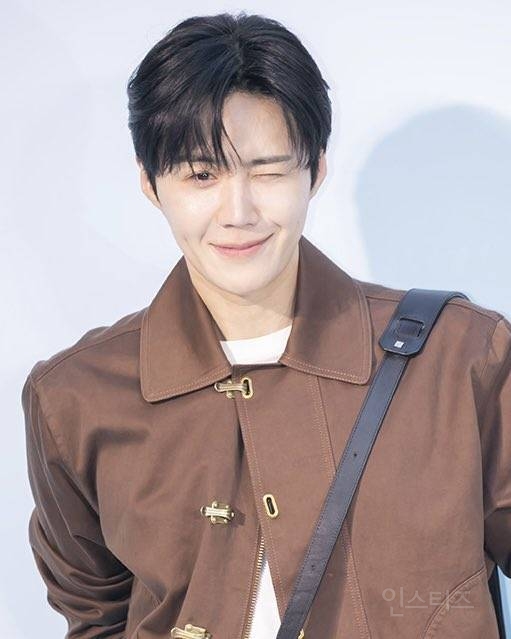 비흡연자 배우가 말아주는 헤비스모커 .jpgif | 인스티즈