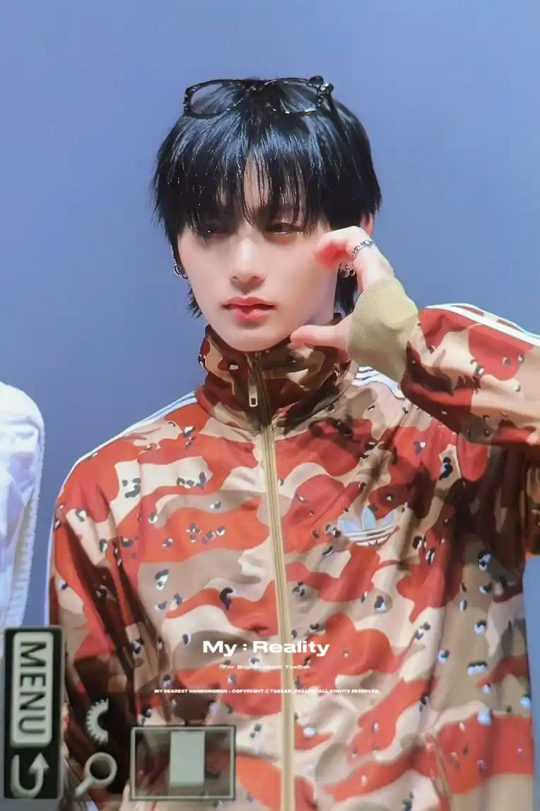 깔이 미쳐 돌았네요 한태산 한동민 탯왼 탯른 흑발 셀카 프리뷰 (17) webp 공유 | 인스티즈