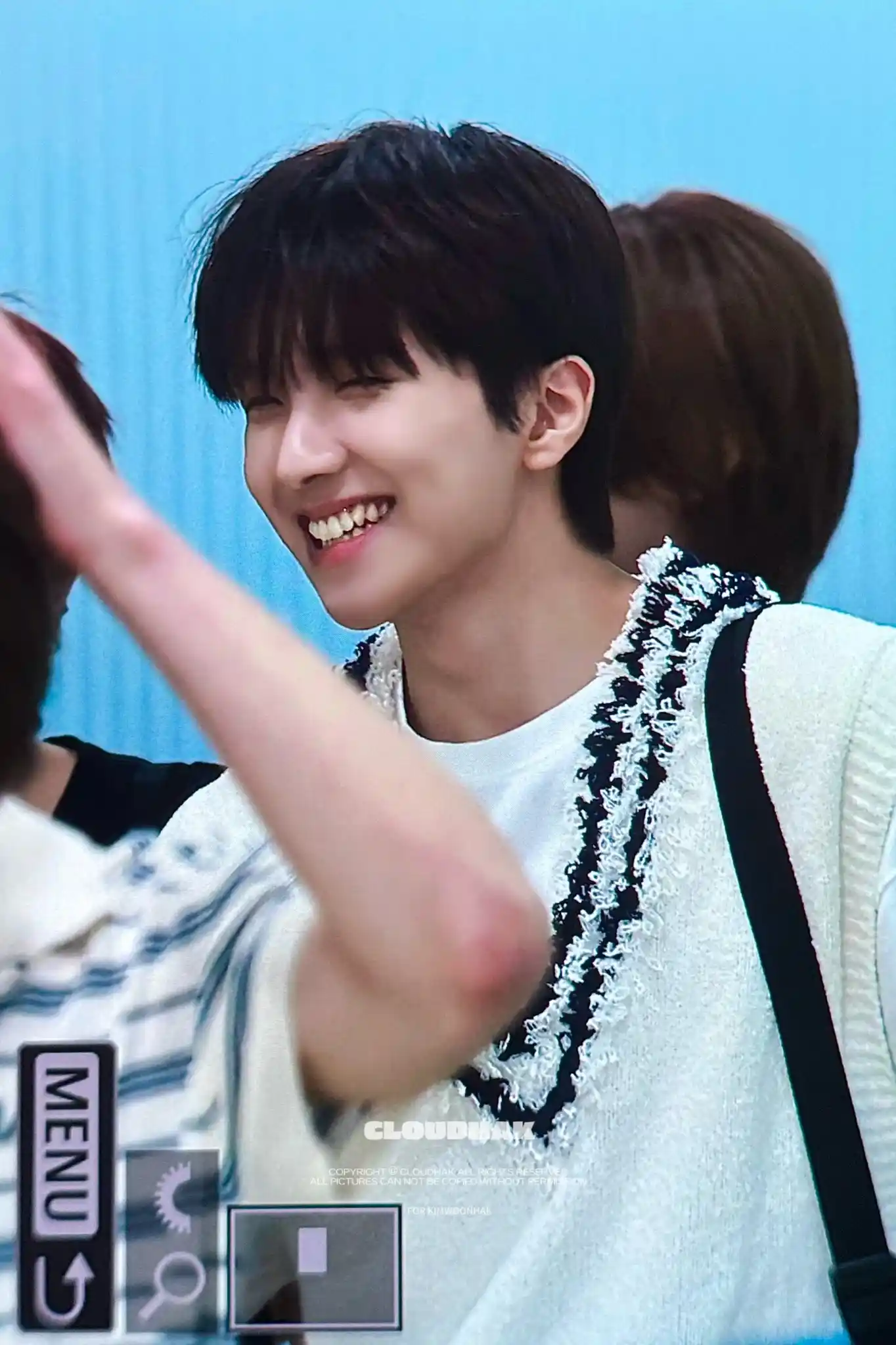 이런 연하가 제 반려라면 반려하지 않겠습니다 김운학 운왼 운른 프리뷰 공항 남찍사 고화질 (34) webp 공유 | 인스티즈