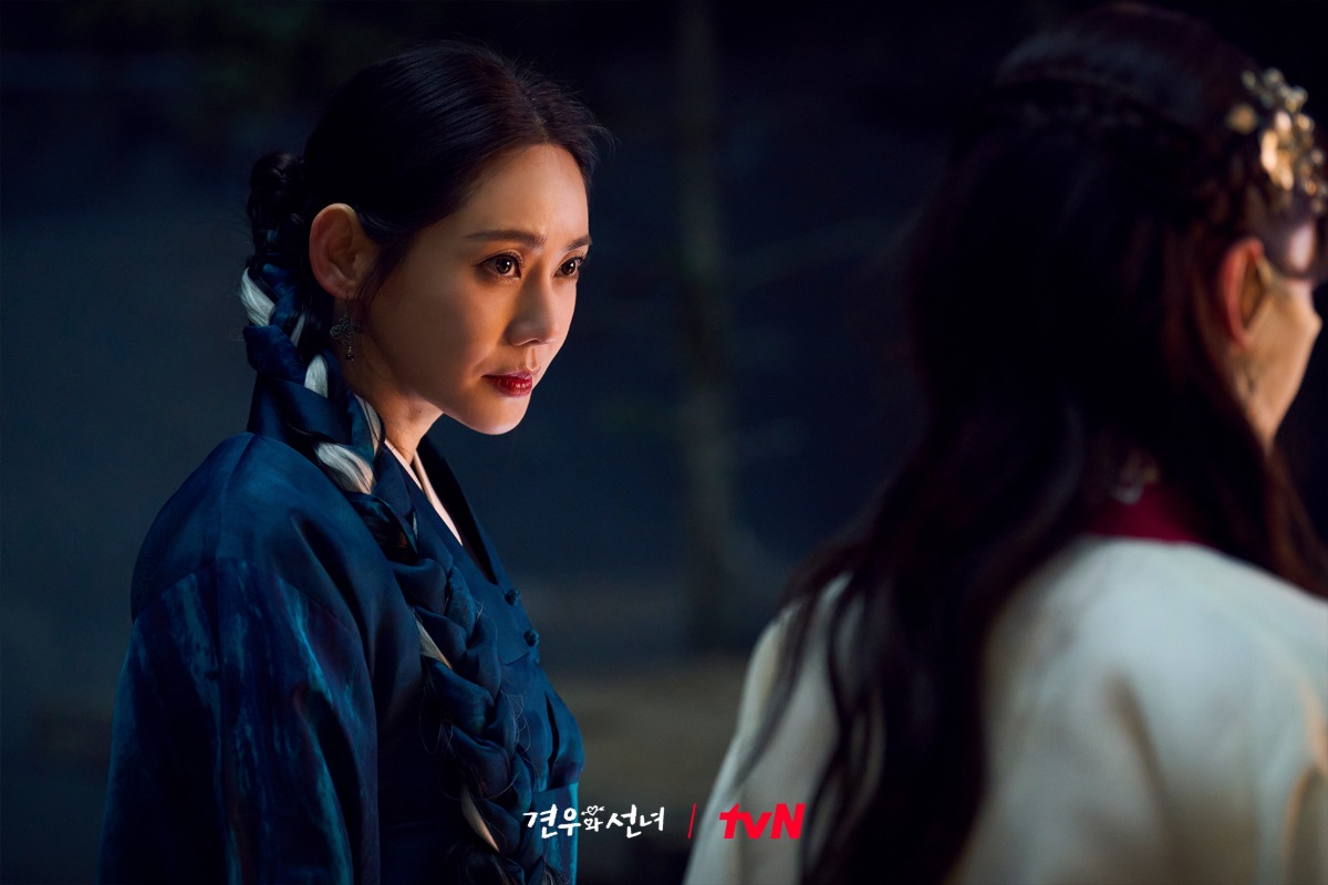 [잡담] 추자현님 표정이 살짝 무서운데.. 착장 뭔가 예쁠거같음 | 인스티즈