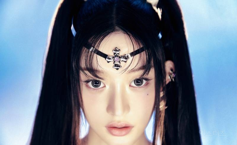 ILLIT(아일릿) 'bomb' Concept Photo (MAGIC BOMB Ver.) | 인스티즈