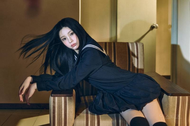 ILLIT(아일릿) 'bomb' Concept Photo (MAGIC BOMB Ver.) | 인스티즈