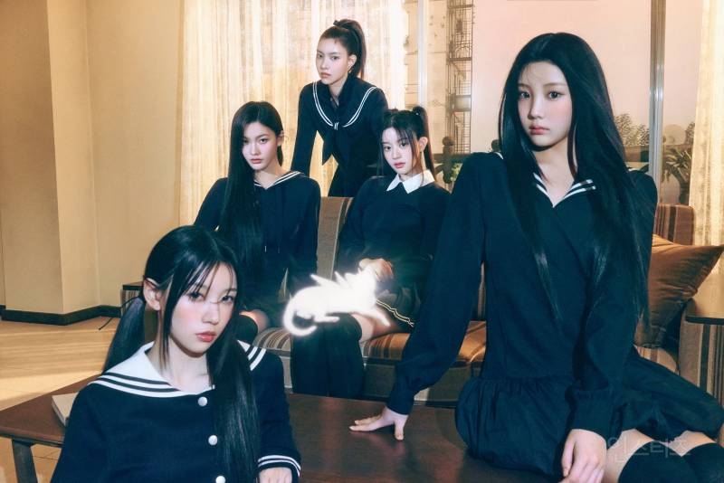 ILLIT(아일릿) 'bomb' Concept Photo (MAGIC BOMB Ver.) | 인스티즈