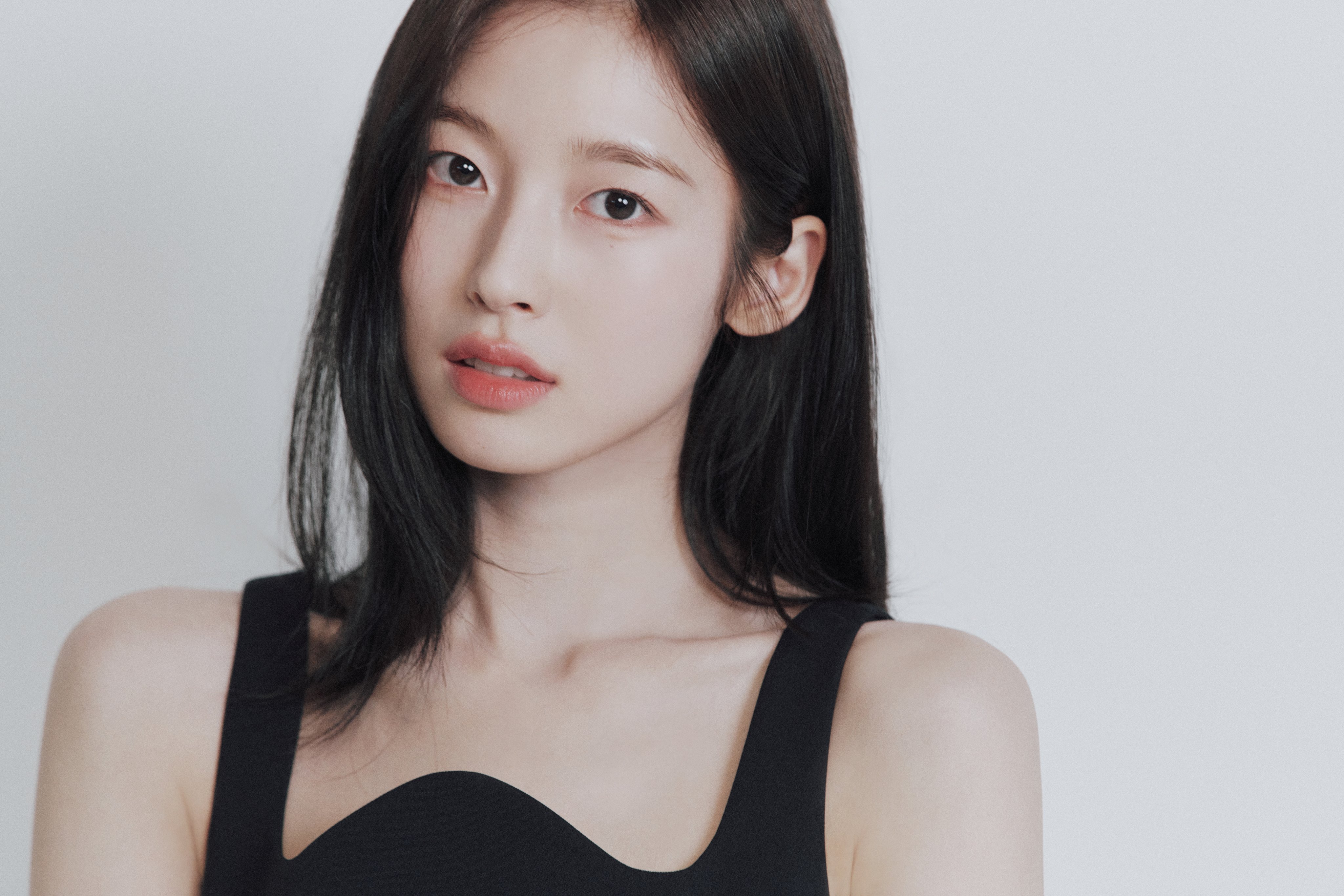 [잡담] 오마이걸 아린 배우 프로필 사진 떴는데 예쁘다 | 인스티즈
