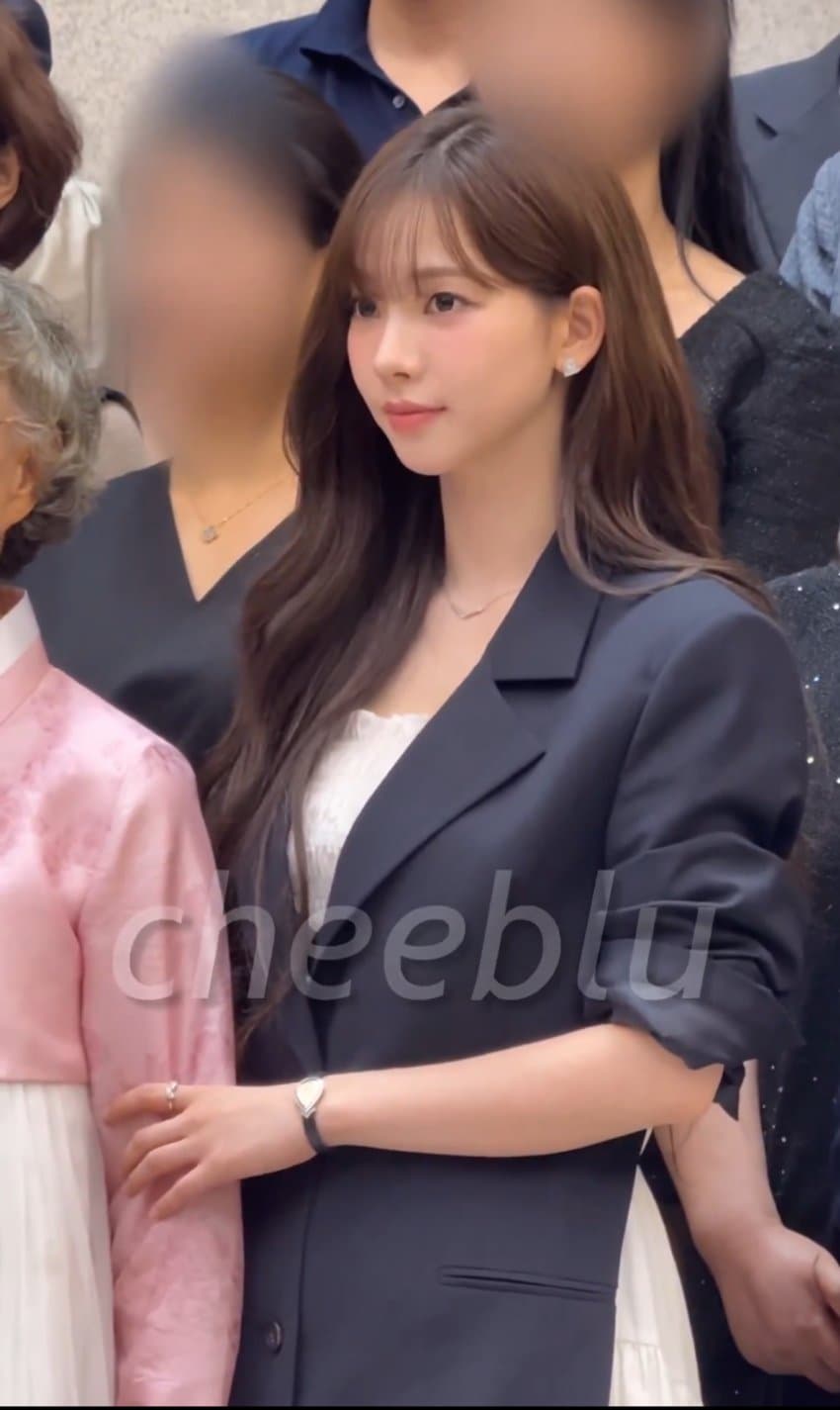 [잡담] 카리나 친언니분 결혼식인데 완전 연예인이다..ㅋㅋㅋ | 인스티즈