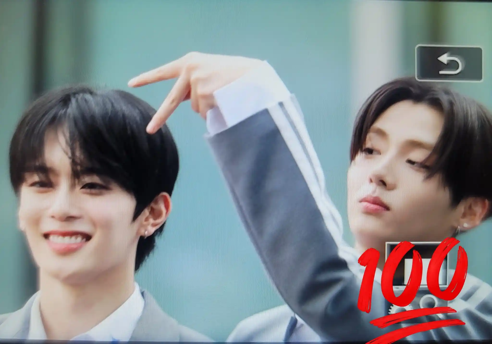 베리베리 유강민 깡왼 깡른 잇깡잇 투샷 프리뷰 남찍사 (21) webp 공유 | 인스티즈