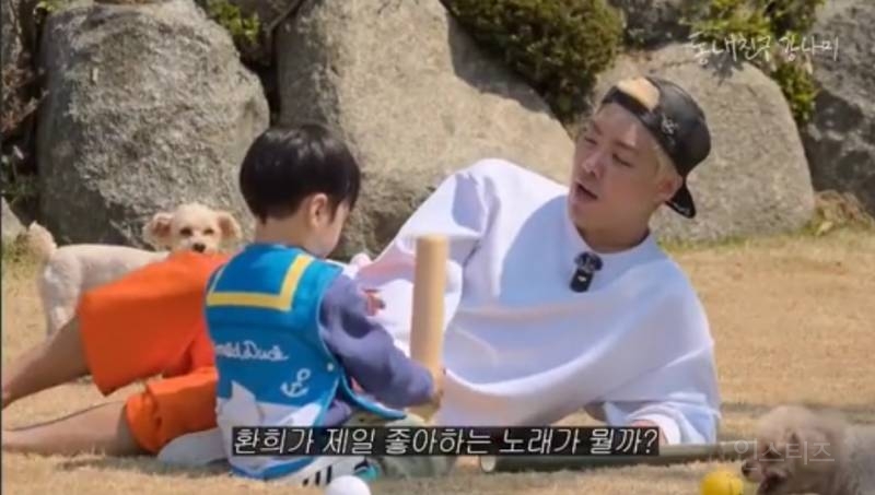 요즘 초딩들한테 인기 𝙅𝙊𝙉𝙉𝘼많은 의외의 아이돌.jpg | 인스티즈