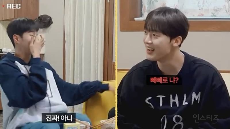 어깨가 좁아서 가방이 흘러내렸다는 남돌.jpg | 인스티즈