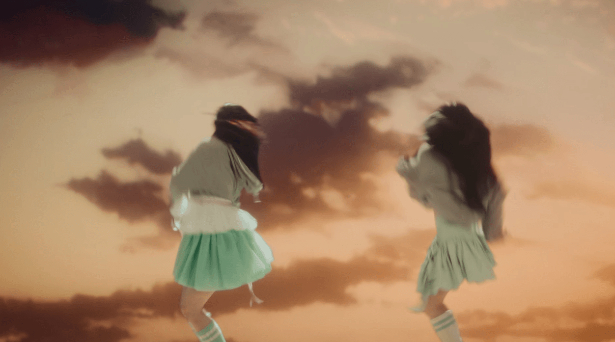 오늘 컴백한 아일릿 빌려온 고양이 뮤비 비주얼.gif | 인스티즈