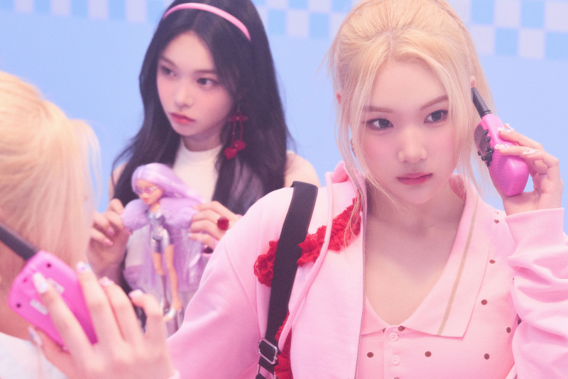 그 시절 스티커 사진 컨셉으로 컨포 가져온 하츠투하츠.jpg | 인스티즈