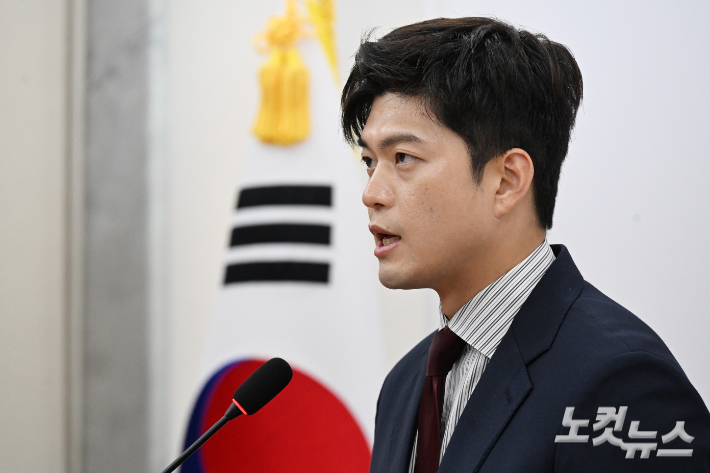 [잡담] 이 사람 정치 떠나서 좀 잘생기지 않았어? | 인스티즈