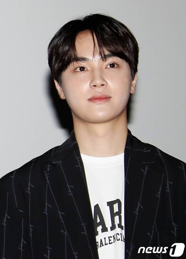  [단독] 더보이즈 주학년, 활동 중단 이유…日 전 AV배우와 사적 만남19